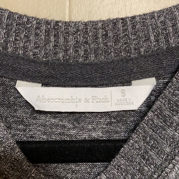 Abercrombie & Fitch tie wrist gray top size S - Picture 4 of 7
